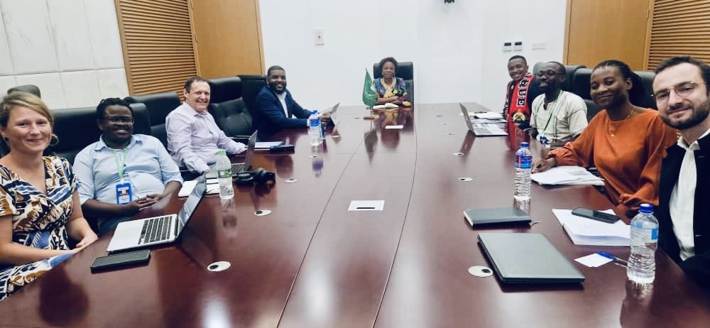 O diretor da Bloco 4 Foundation, Tirso Sitoe manteve um encontro com a Comissária dos Direitos Humanos em Banjul, Gâmbia no âmbito da 85ª SESSÃO ORDINÁRIA DA CADHP